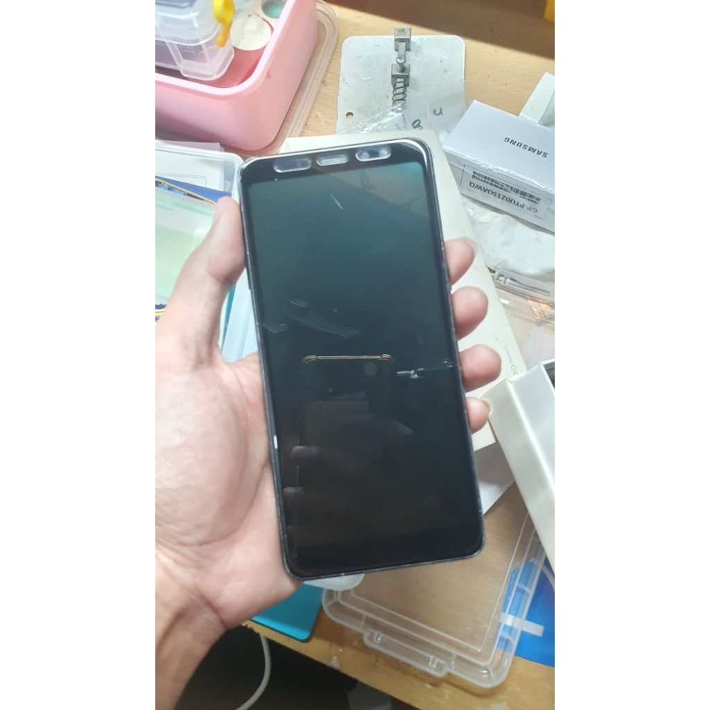 LCD Samsung A8+