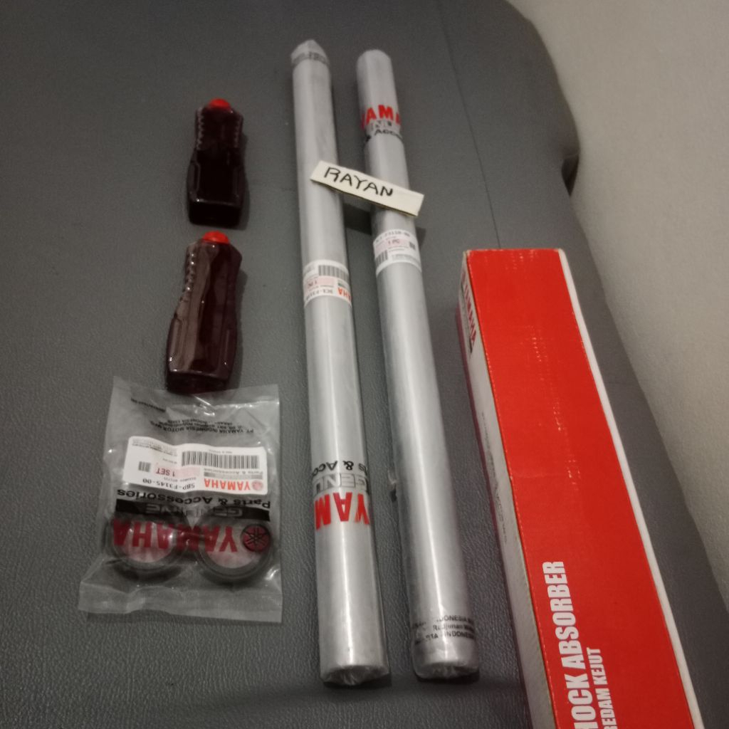 SOK DEPAN VIXION VIXION VIXION SEPASANG SOK+SIL+OLI 3C1 ORIGINAL