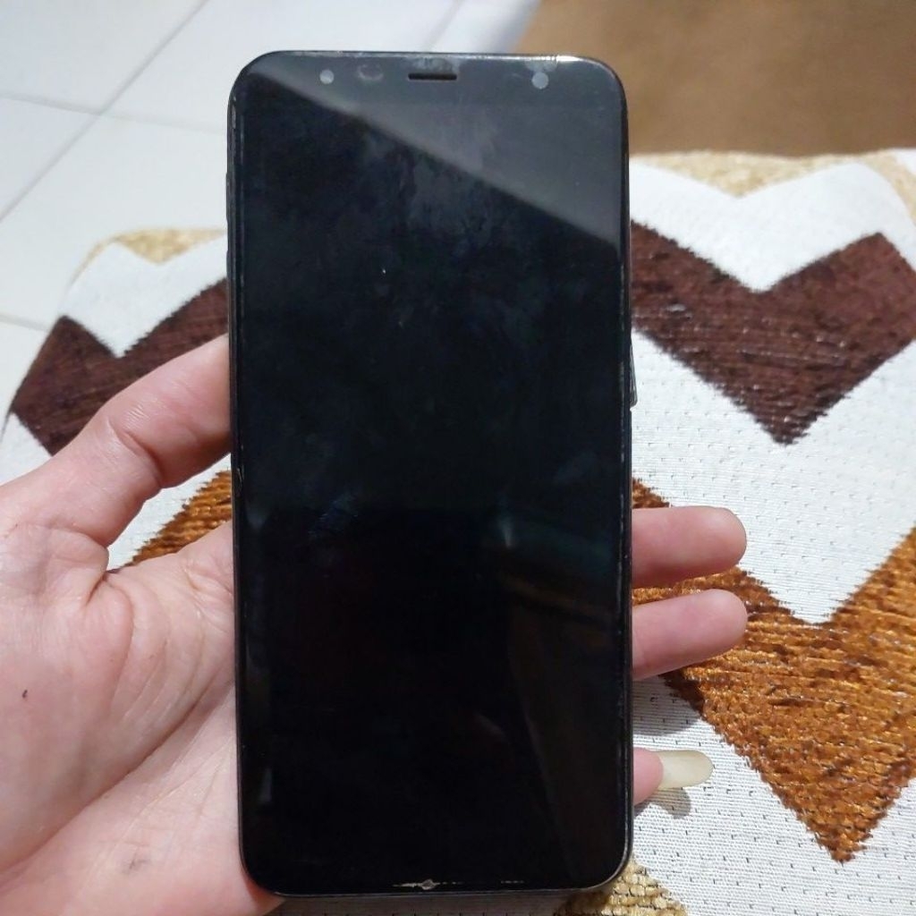 samsung j4 plus minus lcd mesi. normal