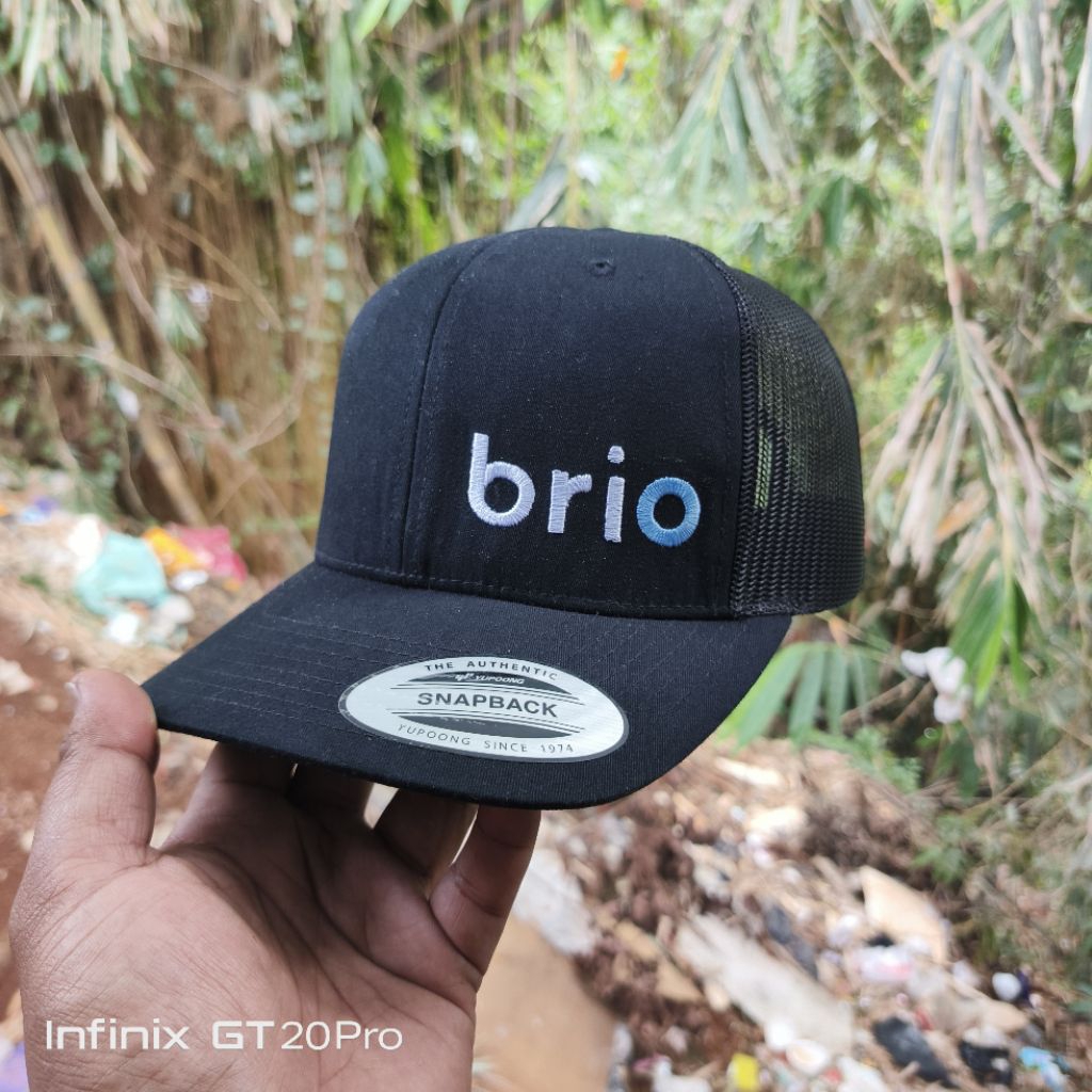 TOPI TRUCKER THE CLASSICS YUPOONG ORIGINAL