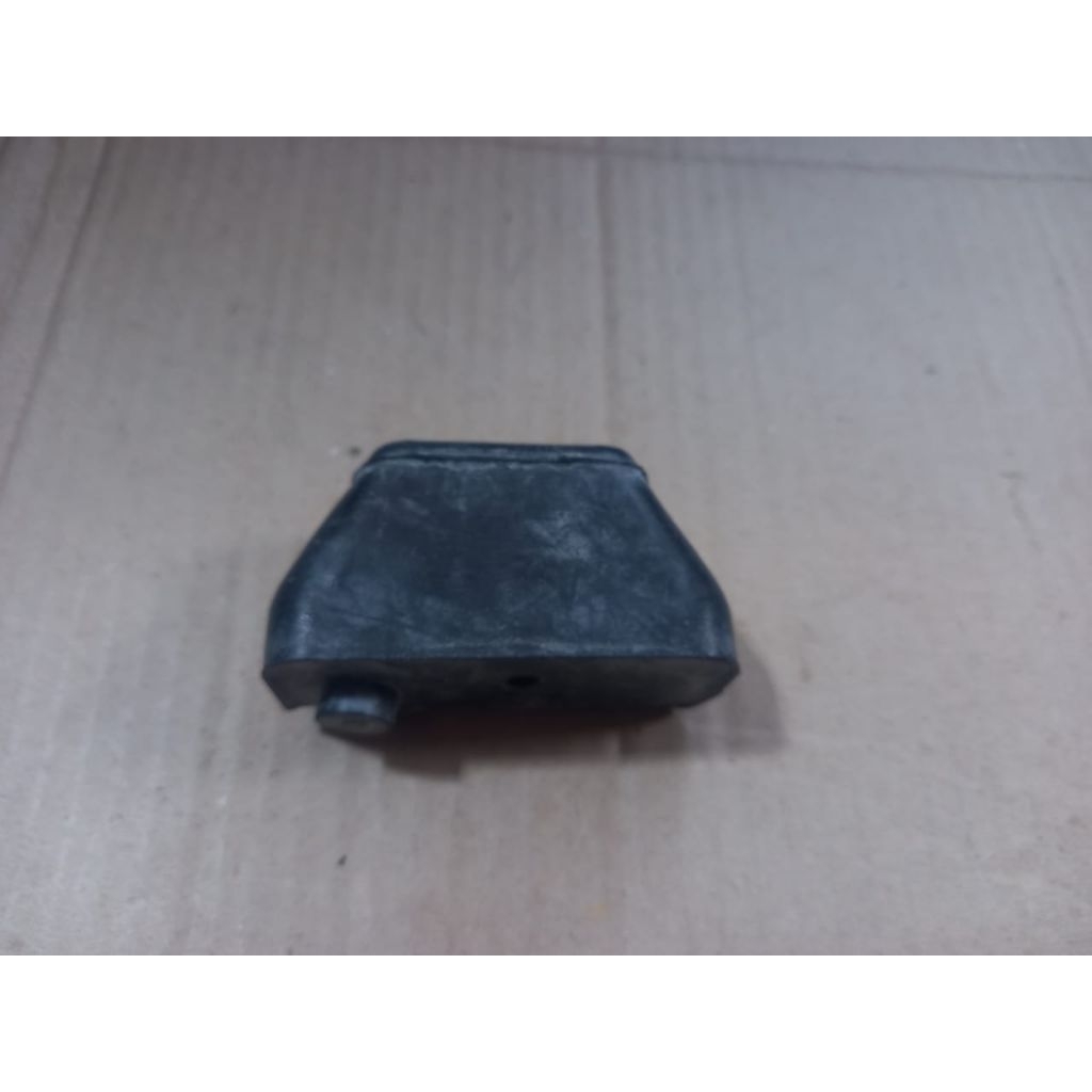 Stoper Pintu Bak Belakang  Isuzu Panther Pik Up