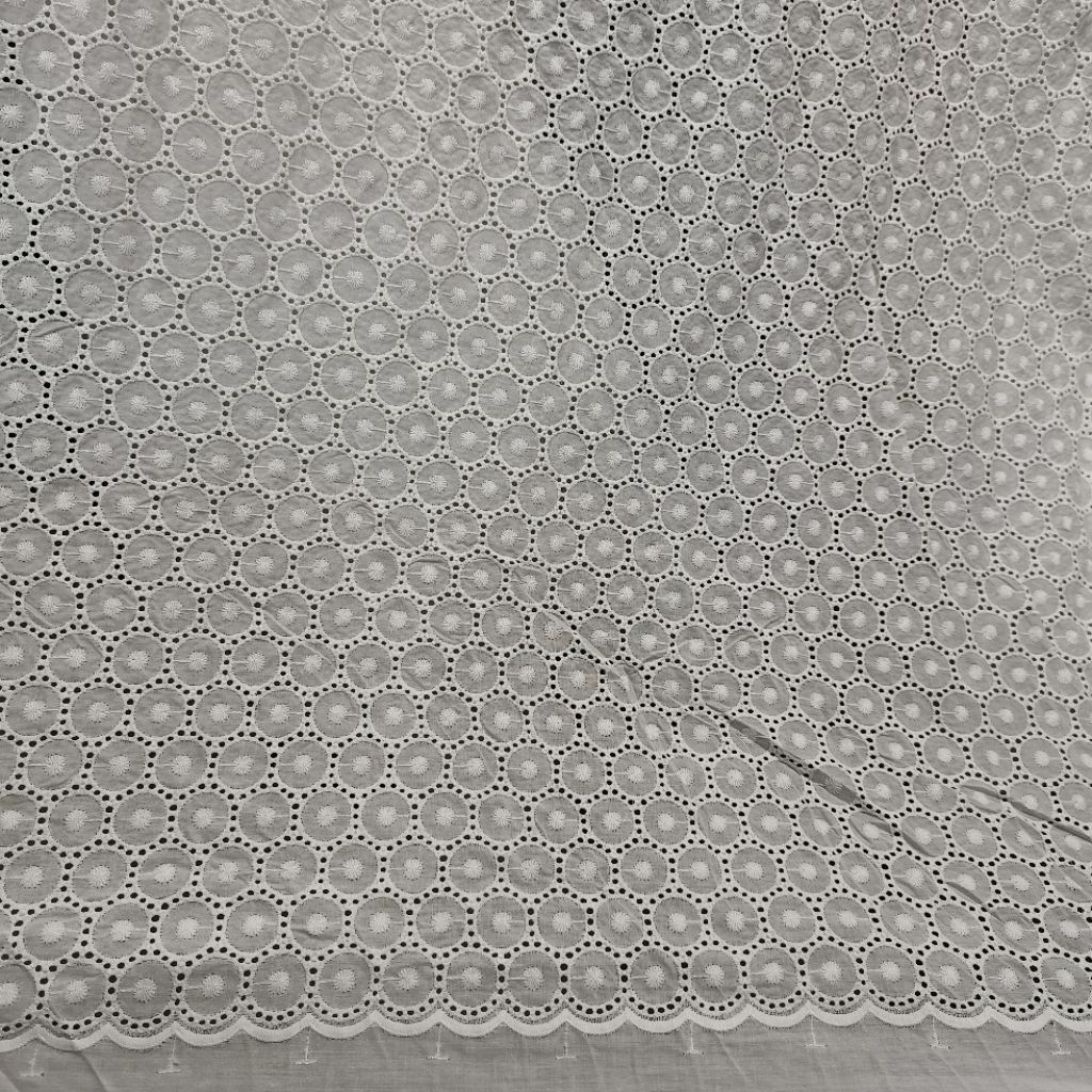 kain katun bordir bolong premium (katbol) katbol warna putih bw / putih gading