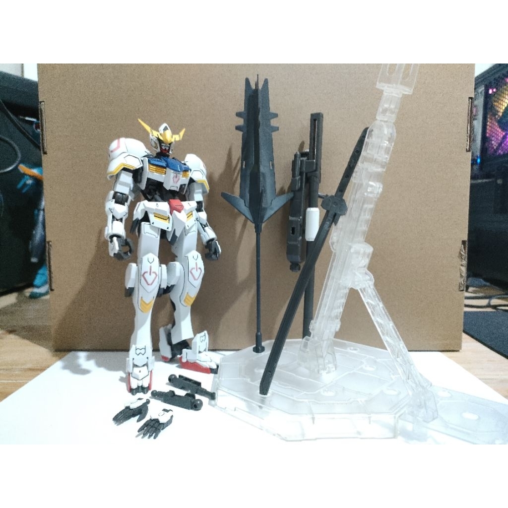 FM 1/100 Barbatos Gundam Bandai + Giant Mace & Stand Base