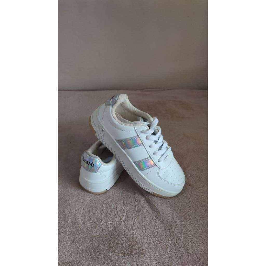 Sepatu tali anak merk brash payless