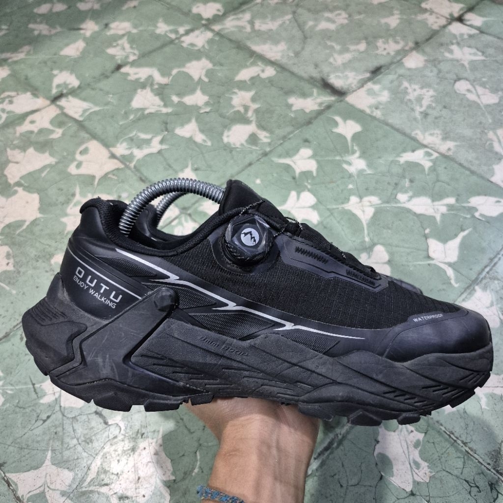 Sepatu Van Camel Outdoor Hiking Walking(41)