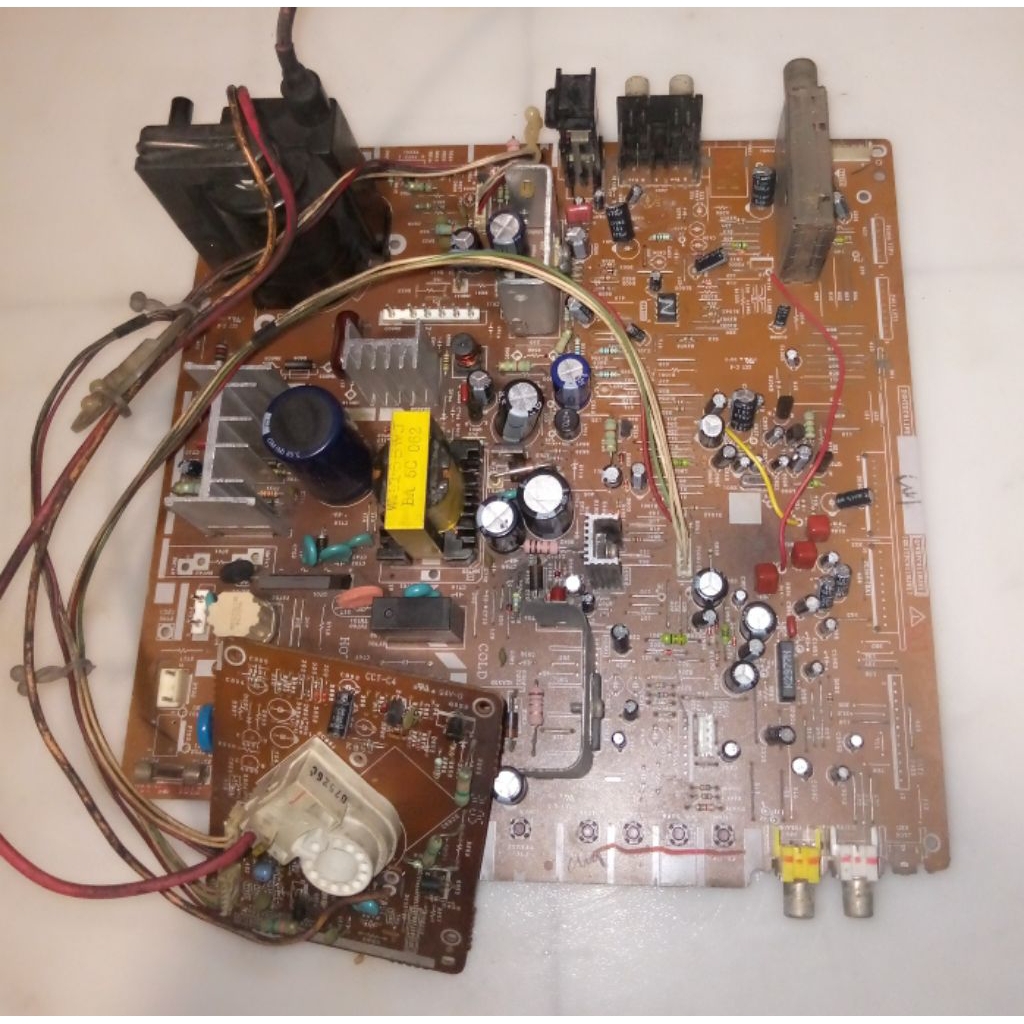 mesin tv Sharp 21inch,komponen lengkap,cabutan blm test/gambling