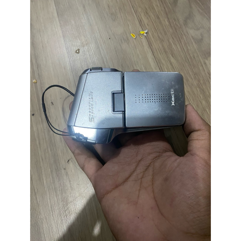 DIGICAM XACTI SANYO DIGITAL CAMERA
