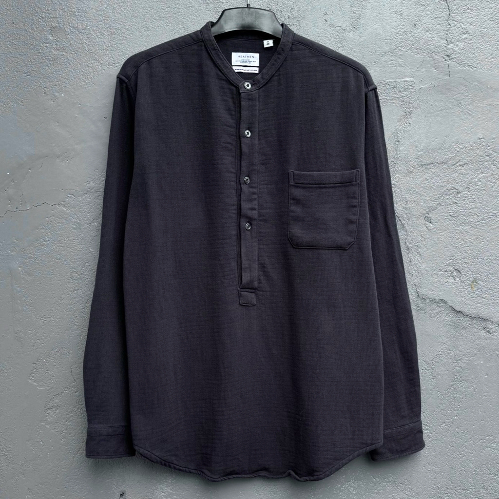 kemeja shanghai lengan panjang heaten dark grey bukan uniqlo ht1