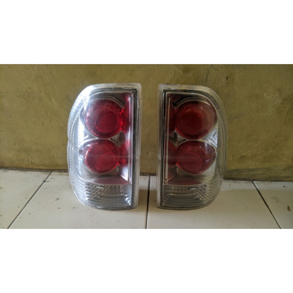 TERMURAH STOPLAMP PANTHER TOURING 2000 2001 2002 2003 2004 2005 KRISTAL SET