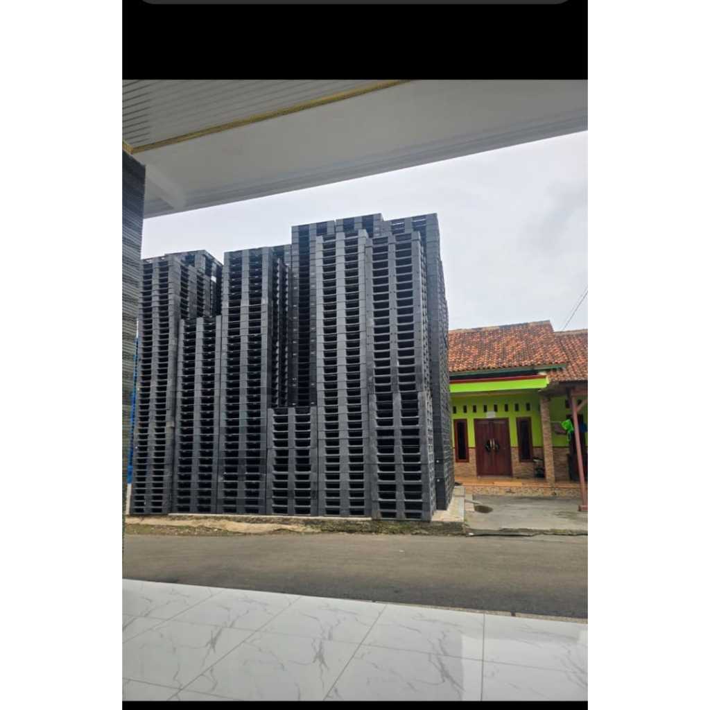 PALET PLASTIK BEKAS UKURAN 110X110X12CM