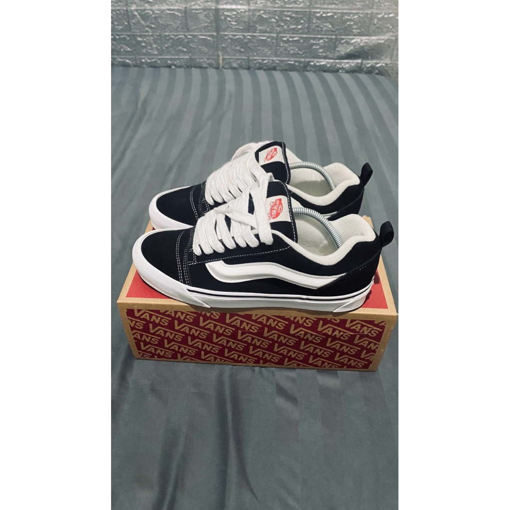 Vans Knu Bw Resmi PT Navya