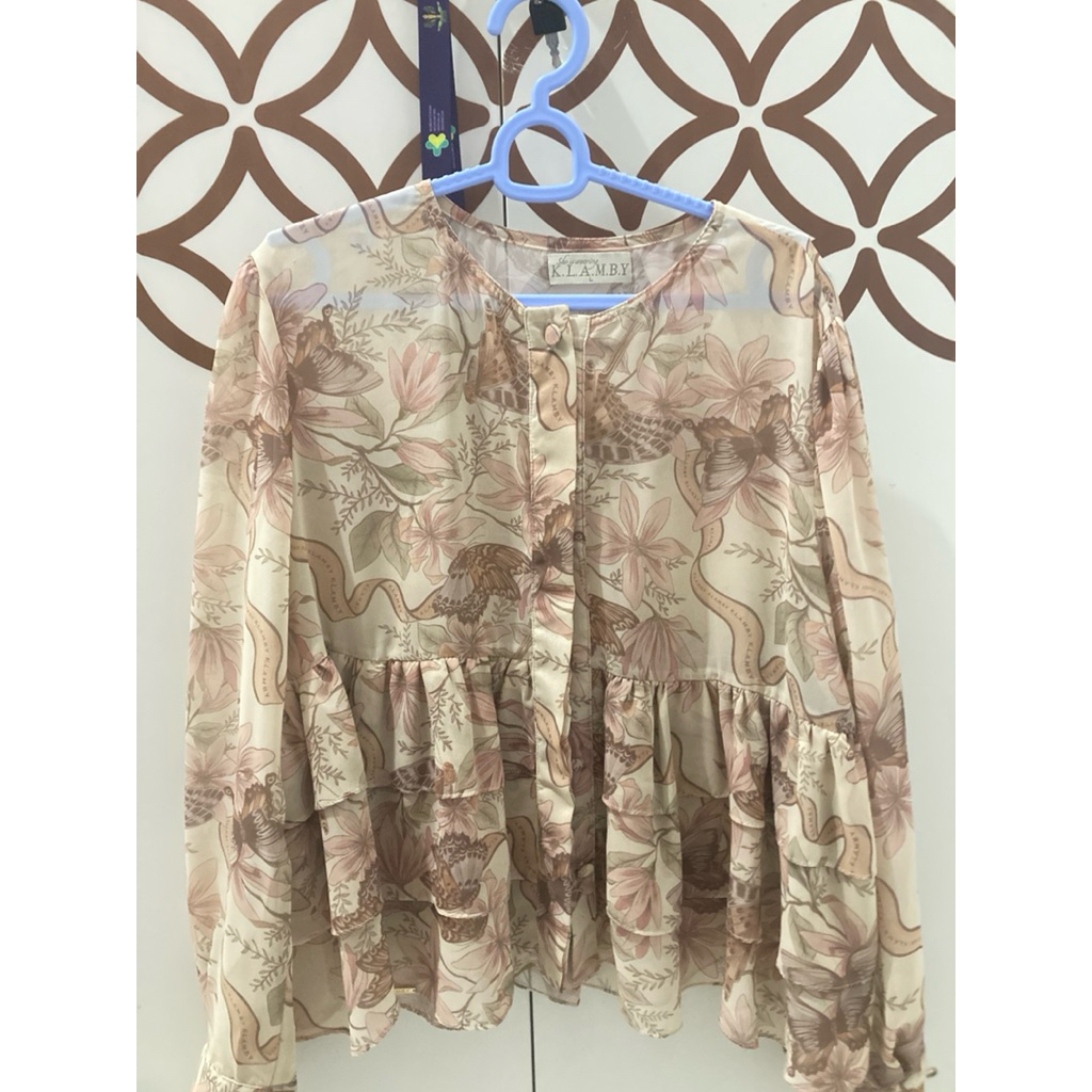Blouse by wearing klamby 100% original