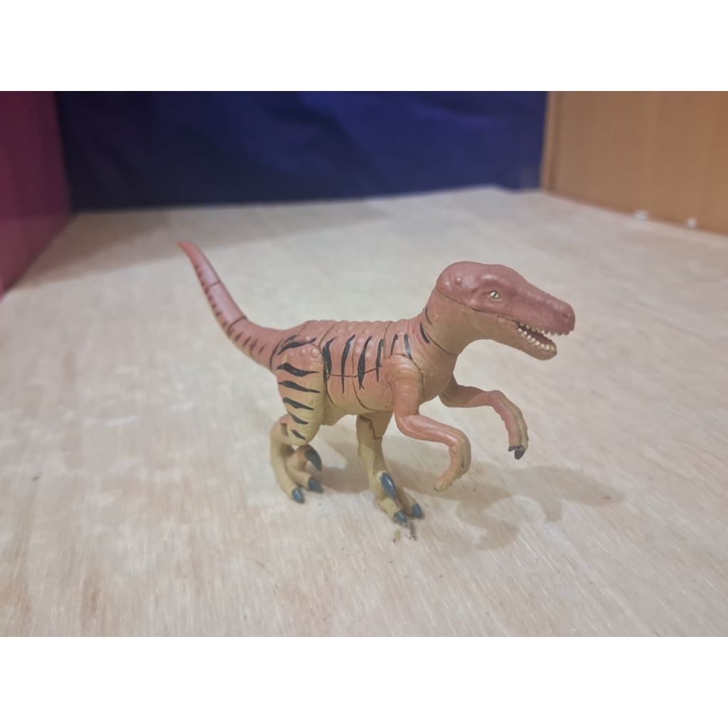 Figure Puzzle 4D Master DINOSAURUS Original Dino Velociraptor Figure Karet Jurassic World Jurassic P