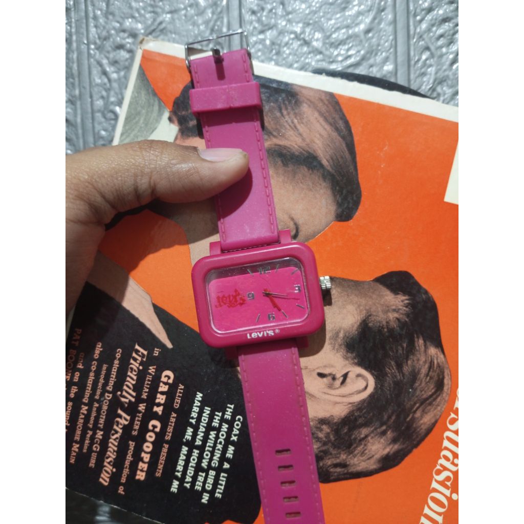 jam tangan vintage levis