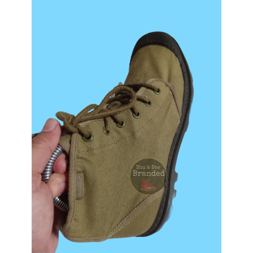 Sepatu Boot Paladium size 42 mewah dan bagus