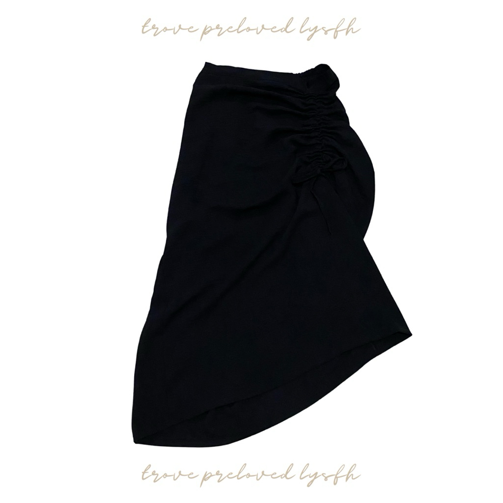PRELOVED rok hitam serut pinggir