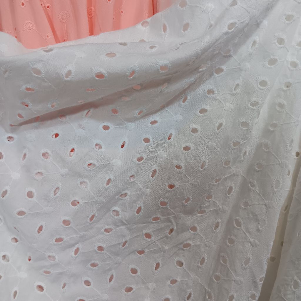 Katun BordirKain Katun Bordir Bunga Premium MeteranKatun Bordir Import Motif Elegan Bahan JahitKain 