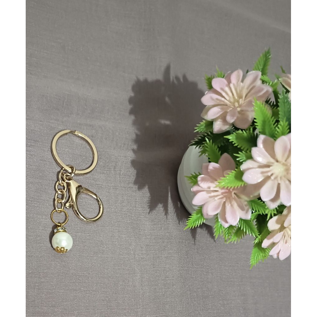 [NEW] Bag Charm Keychain Lucu Gantungan Kunci Cantolan Tas Aesthetic Mutiara Manik Putih