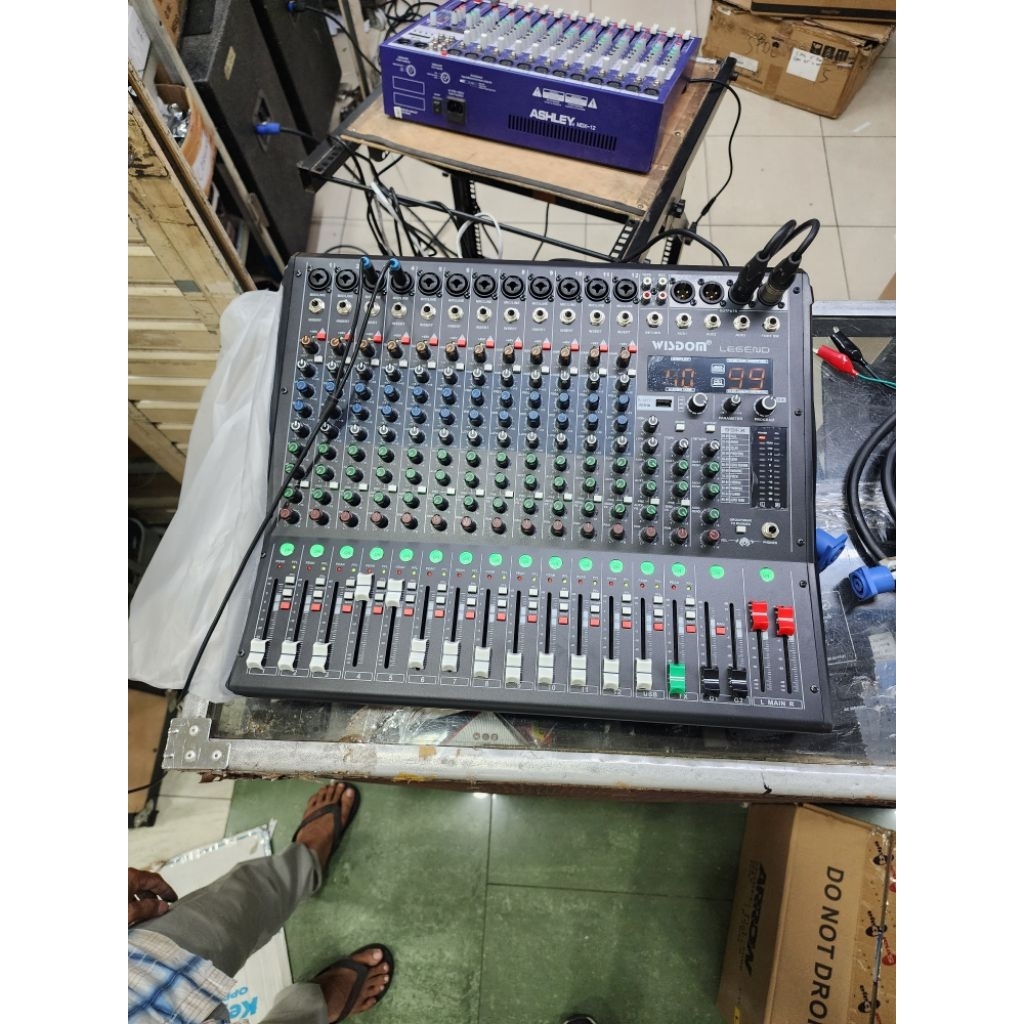 Mixer Audio Wisdom LEGEND 12 / LEGEND12 Channel With Efek 99 dsp