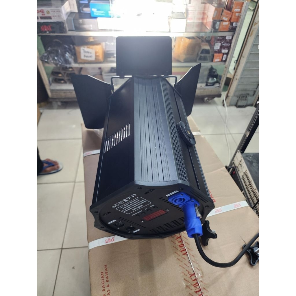 LAMPU TEMBAK FRESNEL COB 200W BISA ZOOM / COB 200 ZOOM / COB200 ZOOM