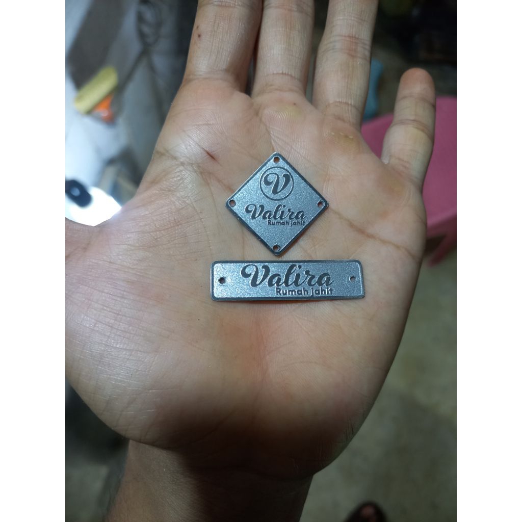 PLAT LABEL/LOGO/CUSTOM/AKSESORIS BAHAN LOGAM