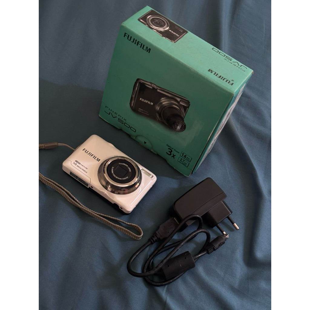 FUJIFILM FINEPIC JV500 Digicam