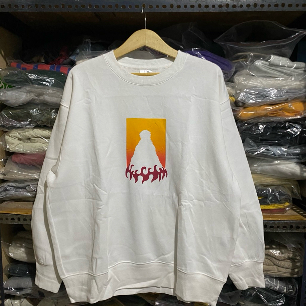 GU x Kimetsu No Yaiba Rengoku Sweatshirt Putih Size XL 71x64