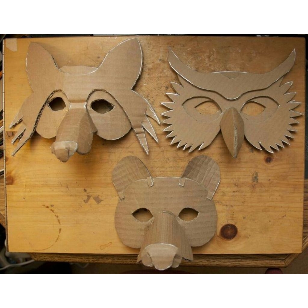 Topeng kalakter hewan kerajinan dari kardus