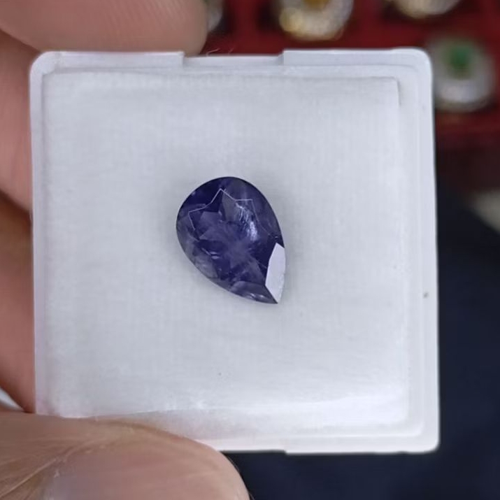 Batu permata natural iolite (sapphire air)