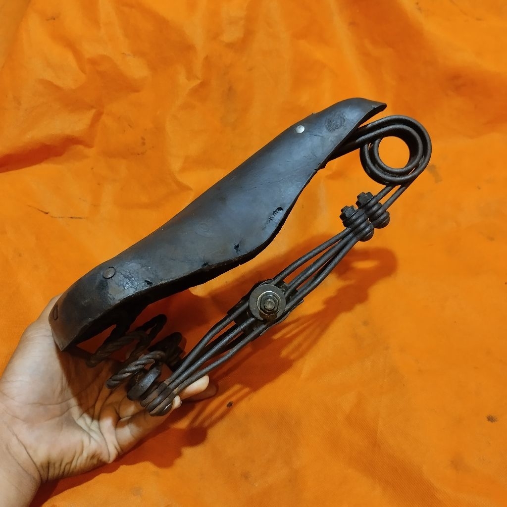 Sadel sepeda onthel heren klasik ukuran besar