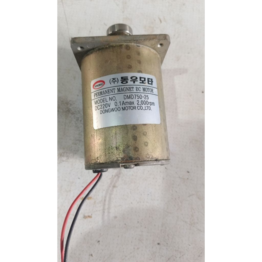 GENERATOR Pembangkit listrik permanen magnet MODEL DMD750-25 220VDC rpm 2000