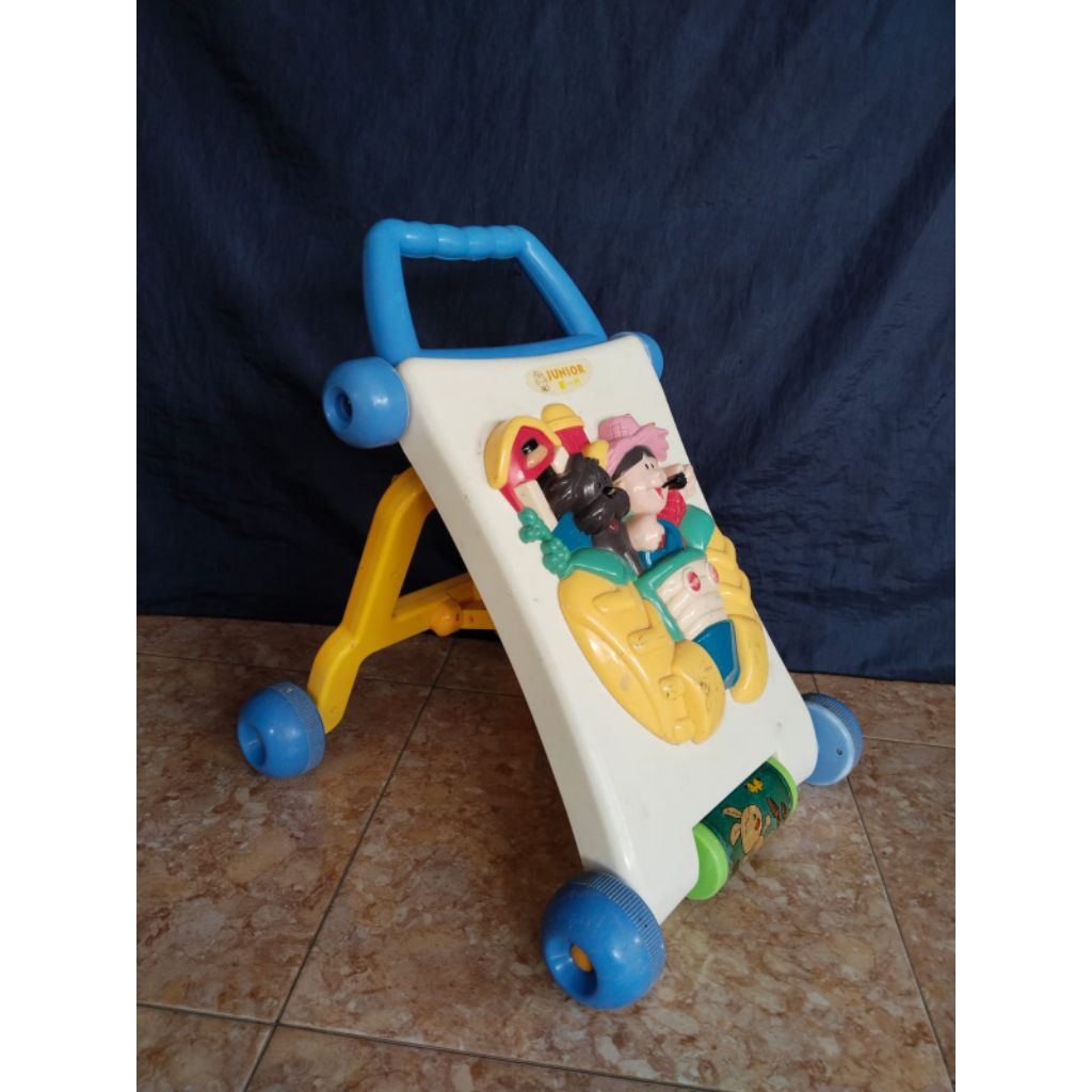 mainan belajar jalan bayi