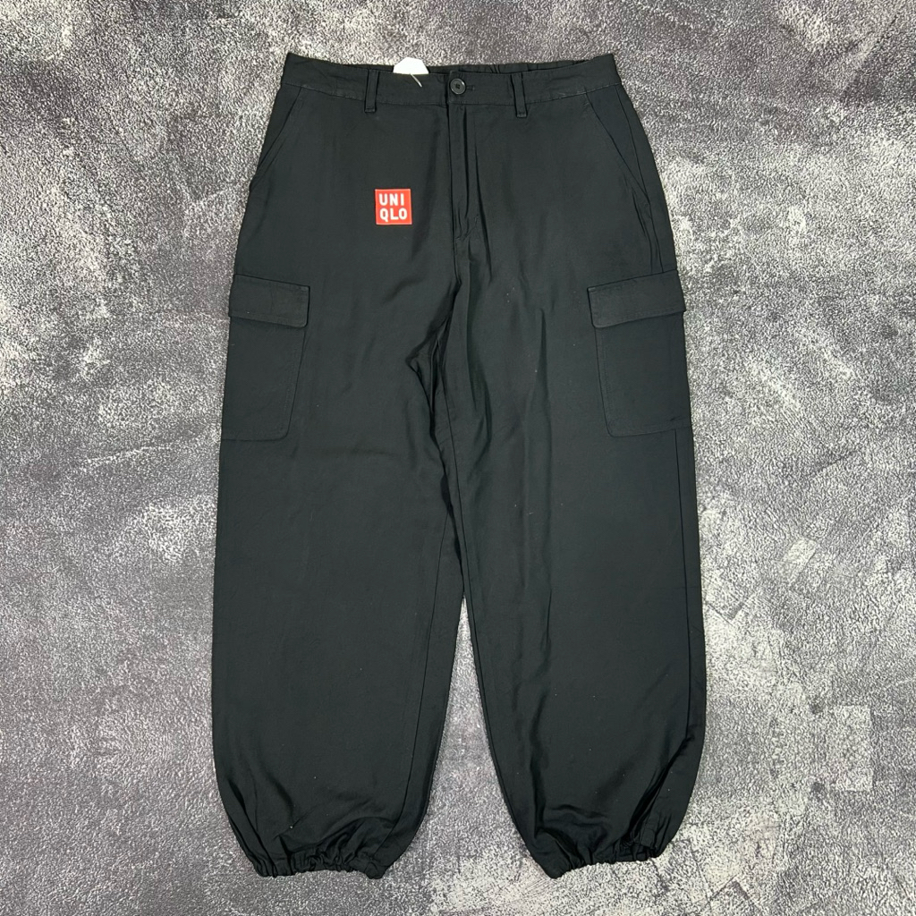 UNIQLO CARGO PANTS