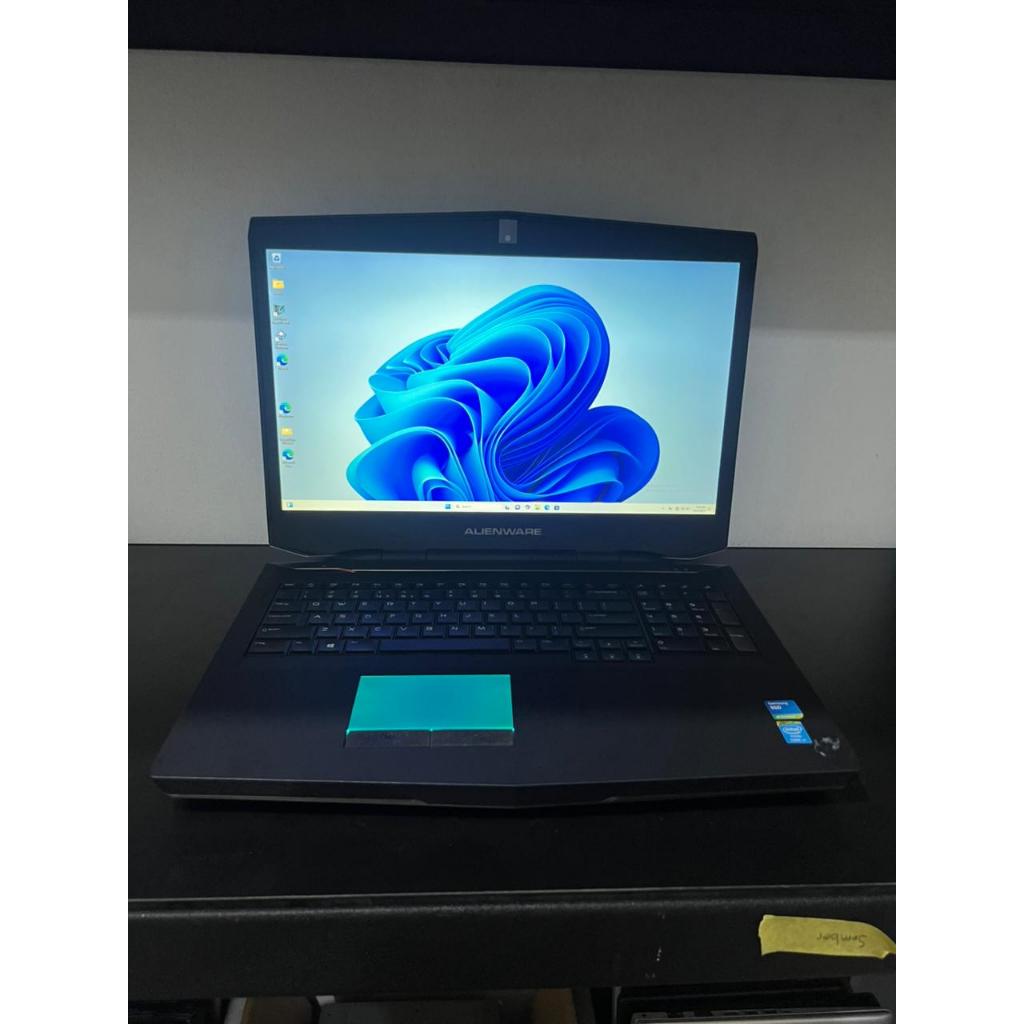 ALIENWARE 17 - 16GB/256GB/1TB - NVDIA GEFORCE GTX 860M - FREE MOUSE, BAG AND KEYBOARD PROTECTOR (Jik