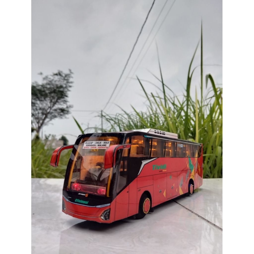 mainan bus jb5 tividi