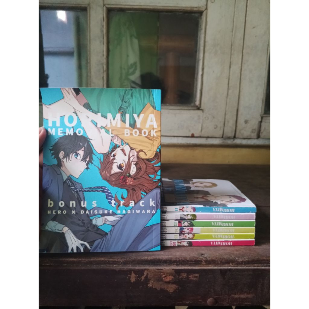 komik horimiya 11-16 + mini artbook total 7 buku
