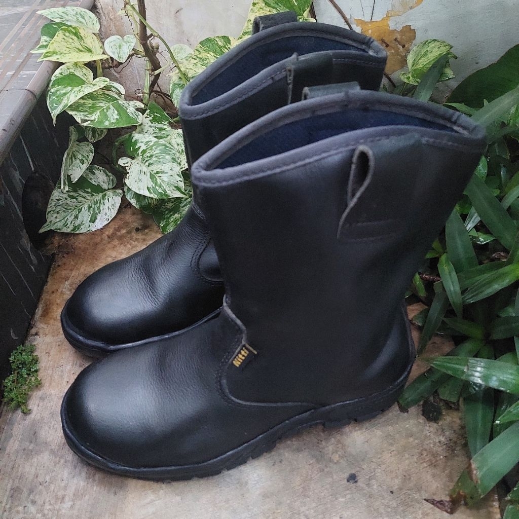 sepatu safety boots second nitti size 41(26cm)