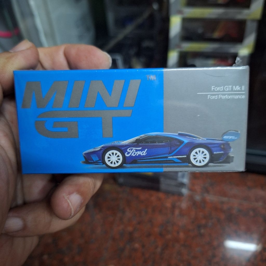 Mini GT Skala 64 MGT00429 Ford GT MKii Ford Performance