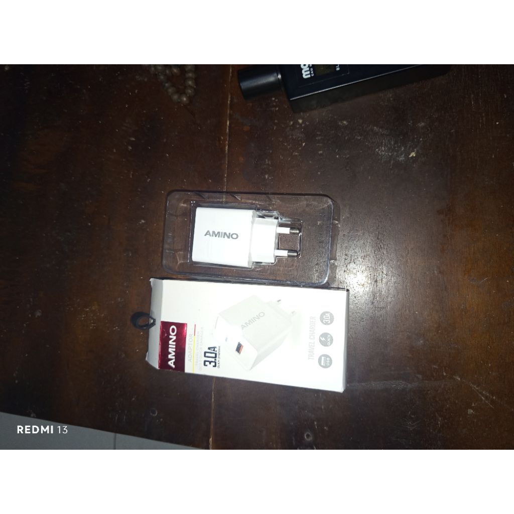 ADAPTOR CHARGER amino, belum pernah di pakai
