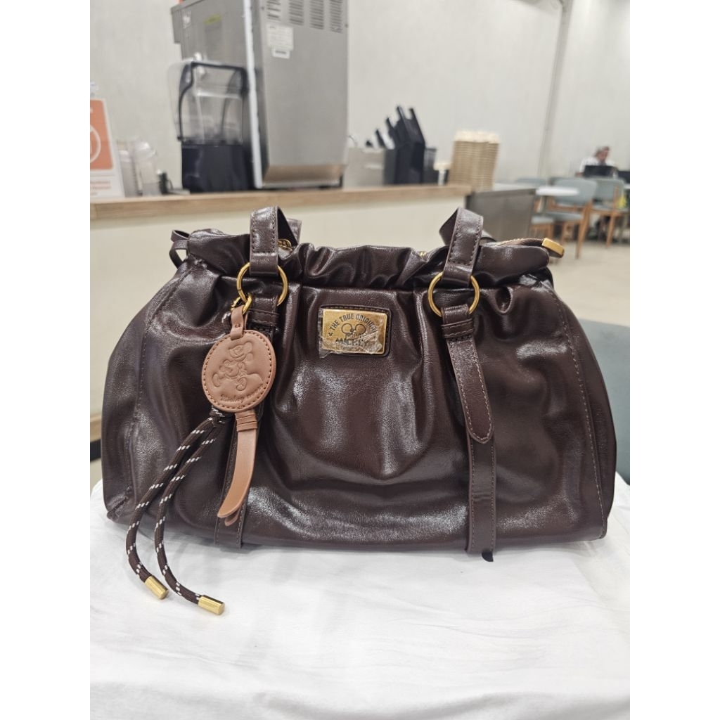 TAS DISNEY SERUT IMPORT REDWINE