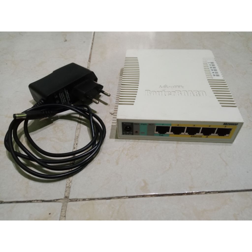 Switch Mikrotik RB260GSP SwOS