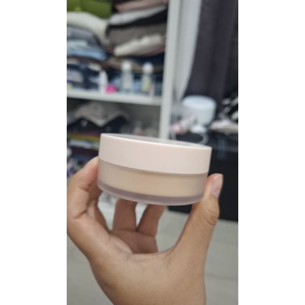 preloved set loose powder sea makeup shade whoopie pie