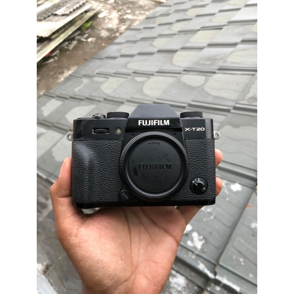 BODY ONLY FUJIFILM XT-20