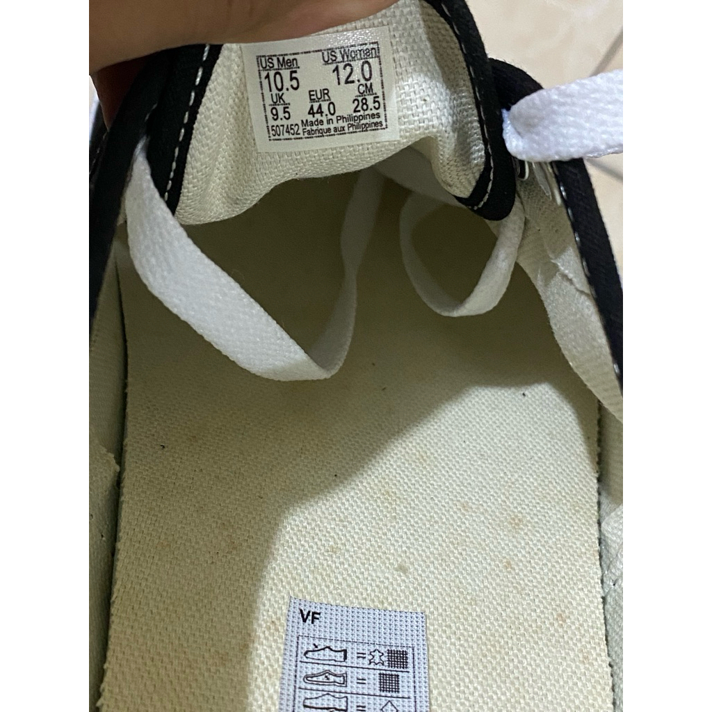 Sepatu Casual Pria - Auth Hitam Putih 44 (BNIB) -