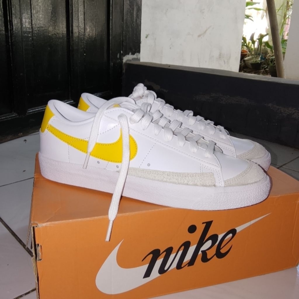 Preloved Sepatu Nike Blazer Low 77 Vintage (ER 42)