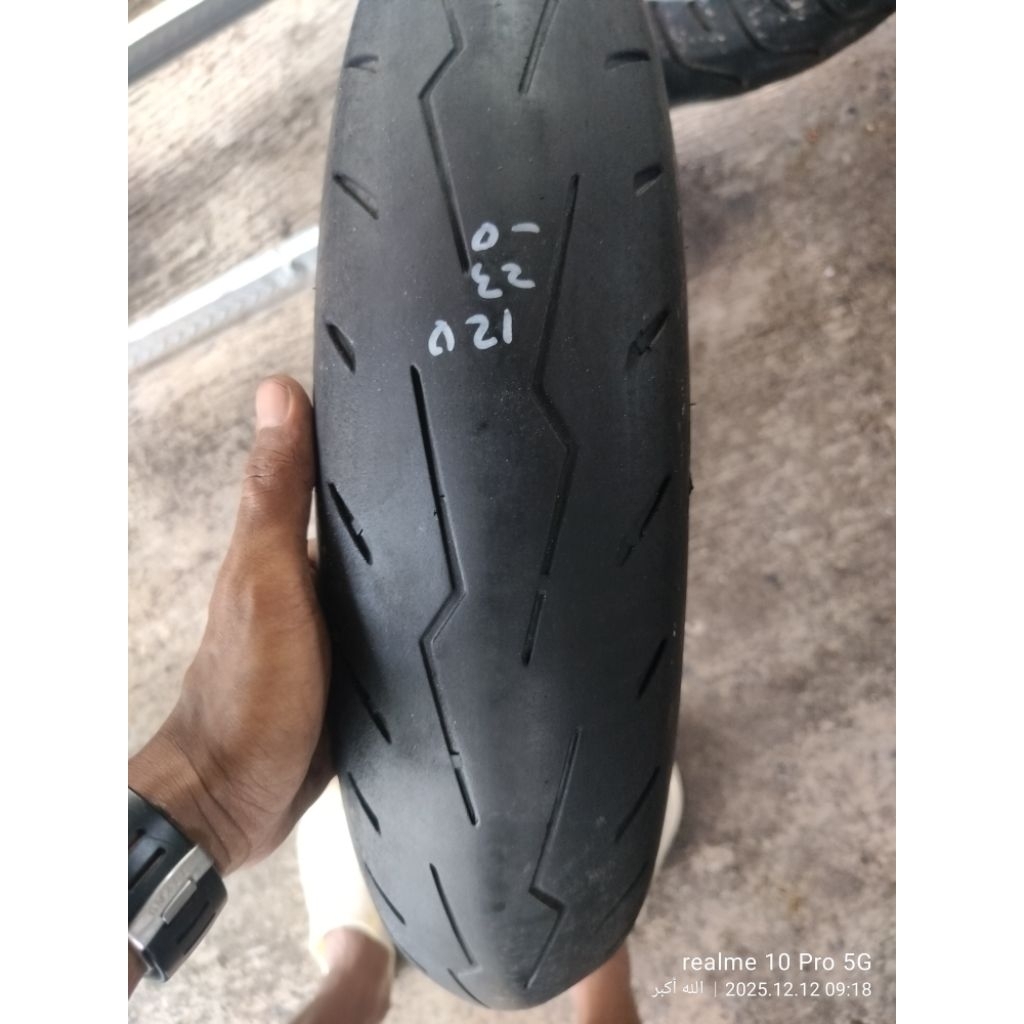 ban pirelli 120-70-17