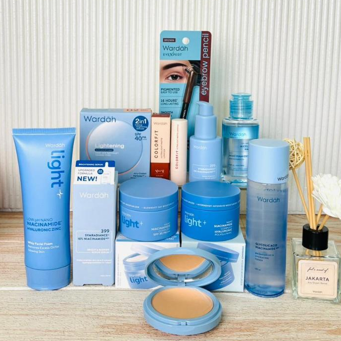 Wardah Paket Lightening Skincare Plus Makeup Simple 9 produk
