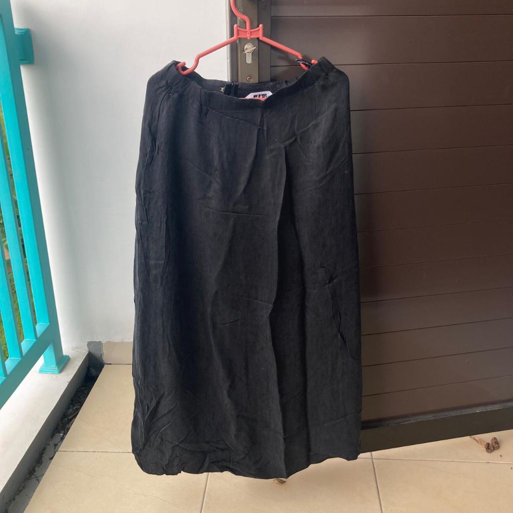 preloved rok hitam panjang