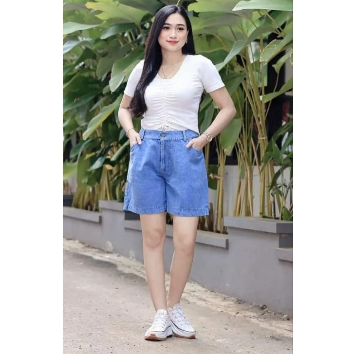 celana pendek.hotpen.jins.outfit/wanita.terbaru
