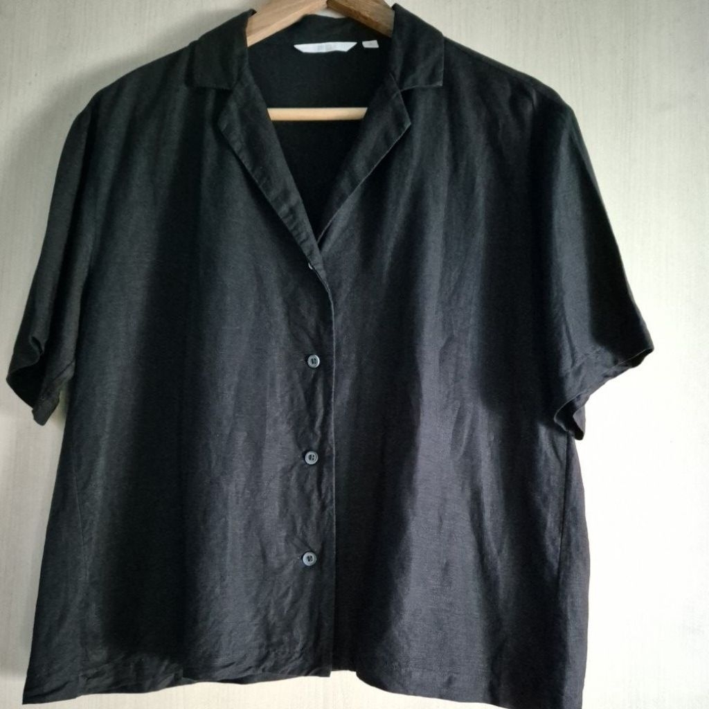 Atasan kemeja wanita linen uniqlo hitam